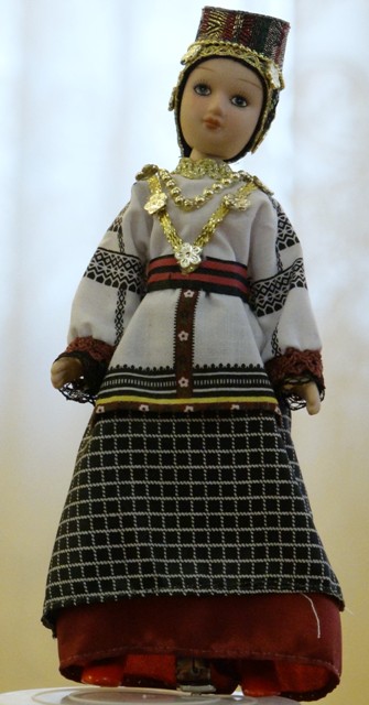 Кукла в праздничном костюме Воронежской губернии