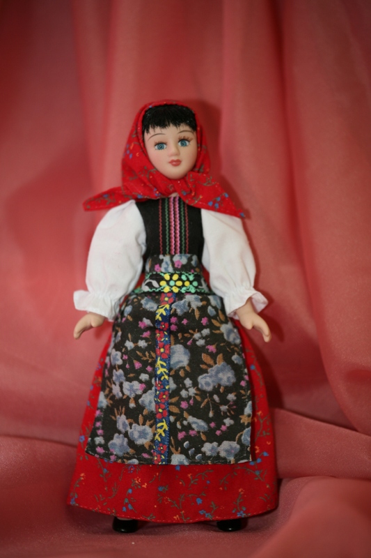 Фарфоровая кукла Розвита/кукла Румынии