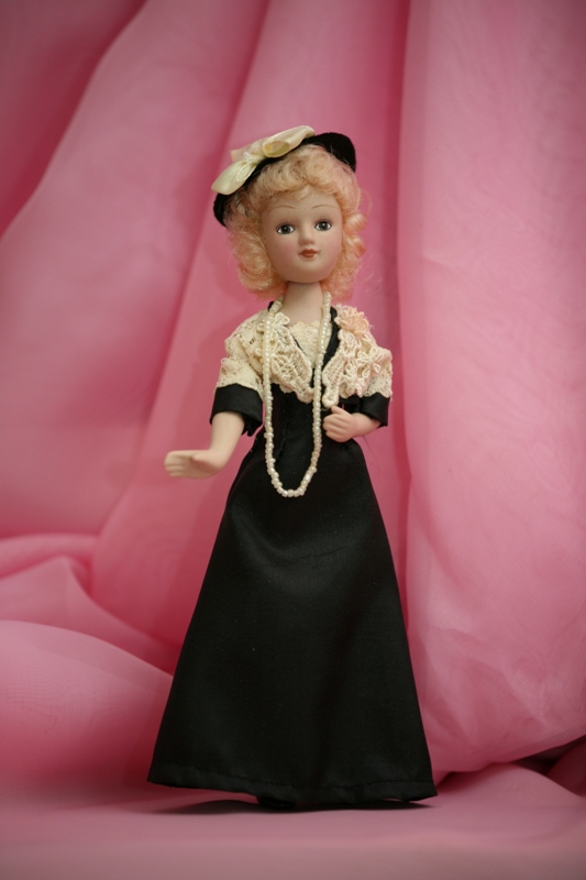 Фарфоровая кукла  Маргарет Шлегель / кукла Великобритании
