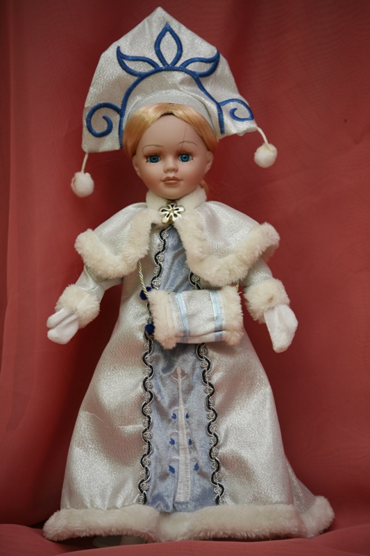 Фарфоровая кукла «Снегурочка»