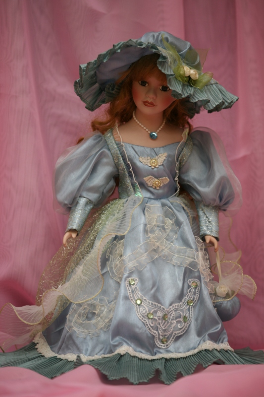 Фарфоровая кукла Анна