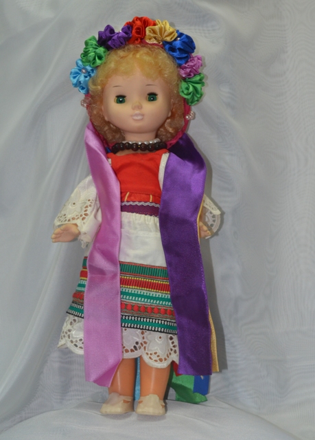 Кукла в национальном костюме Украины