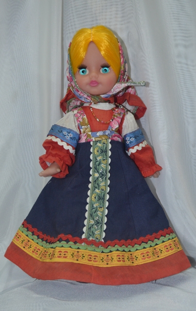 Кукла в национальном костюме России