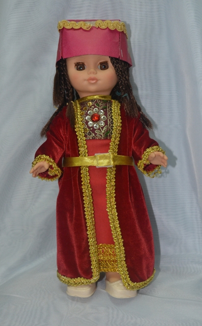 Кукла в национальном костюме Таджикистана