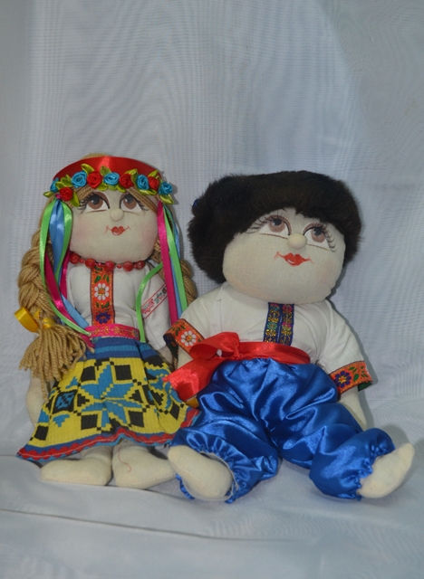 Куклы в национальном костюме Украины