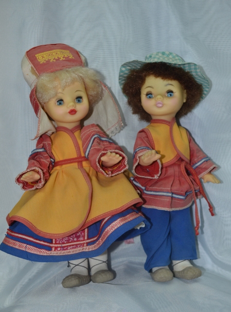 Куклы в национальном костюме Эстонии