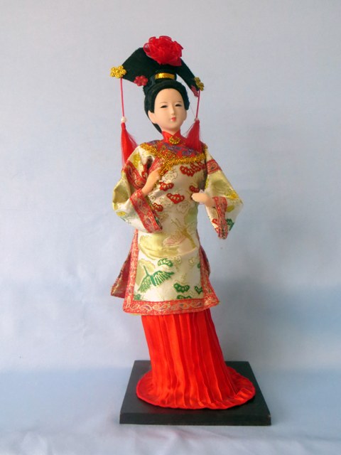 Кукла в китайском костюме
