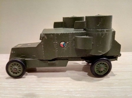 Игрушечная модель  «Танковый транспортёр»