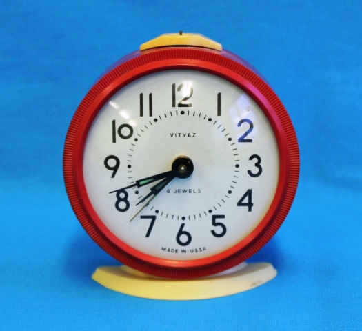 Часы настольные будильник «Витязь»