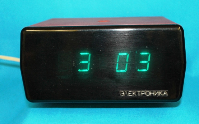 Часы будильник «Электроника» настольные