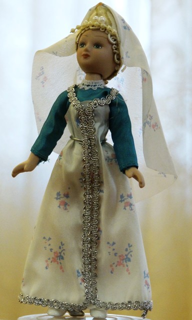 Кукла  в свадебном костюме Псковской губернии