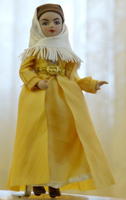 Кукла  в осетинском девичьем костюме