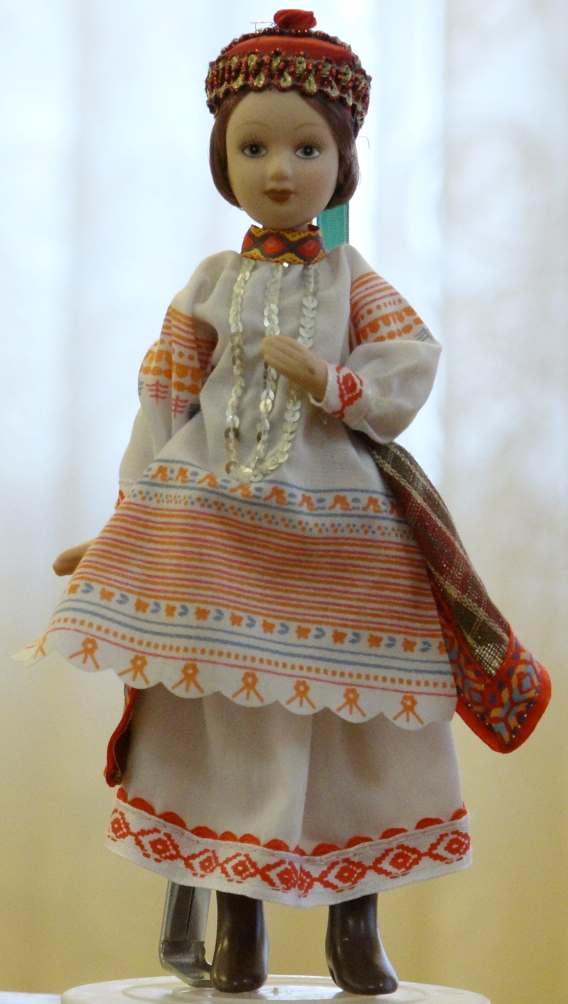 Кукла в праздничном костюме Калужской губернии