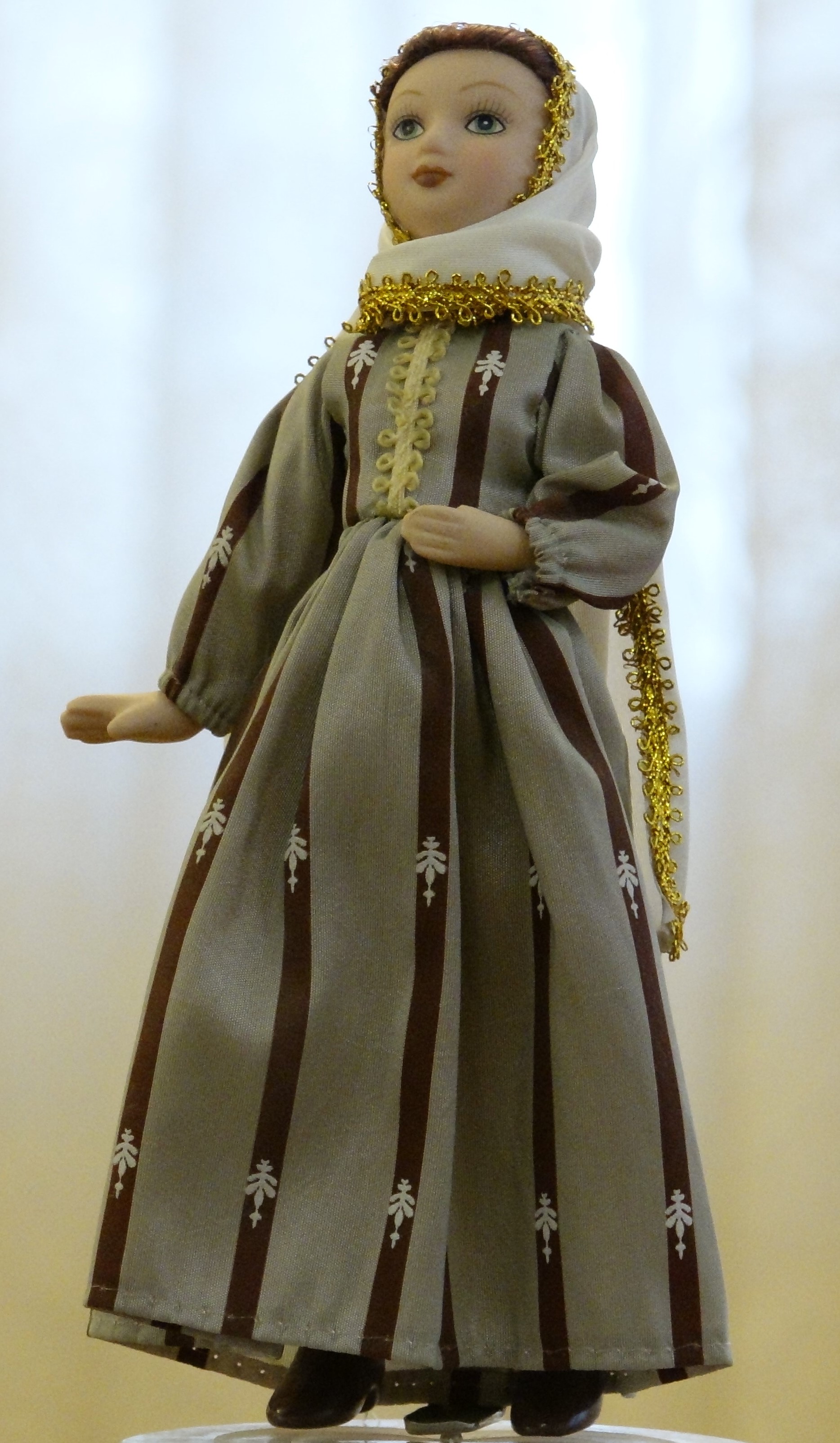 Кукла в праздничном костюме донской казачки Ставропольской губернии