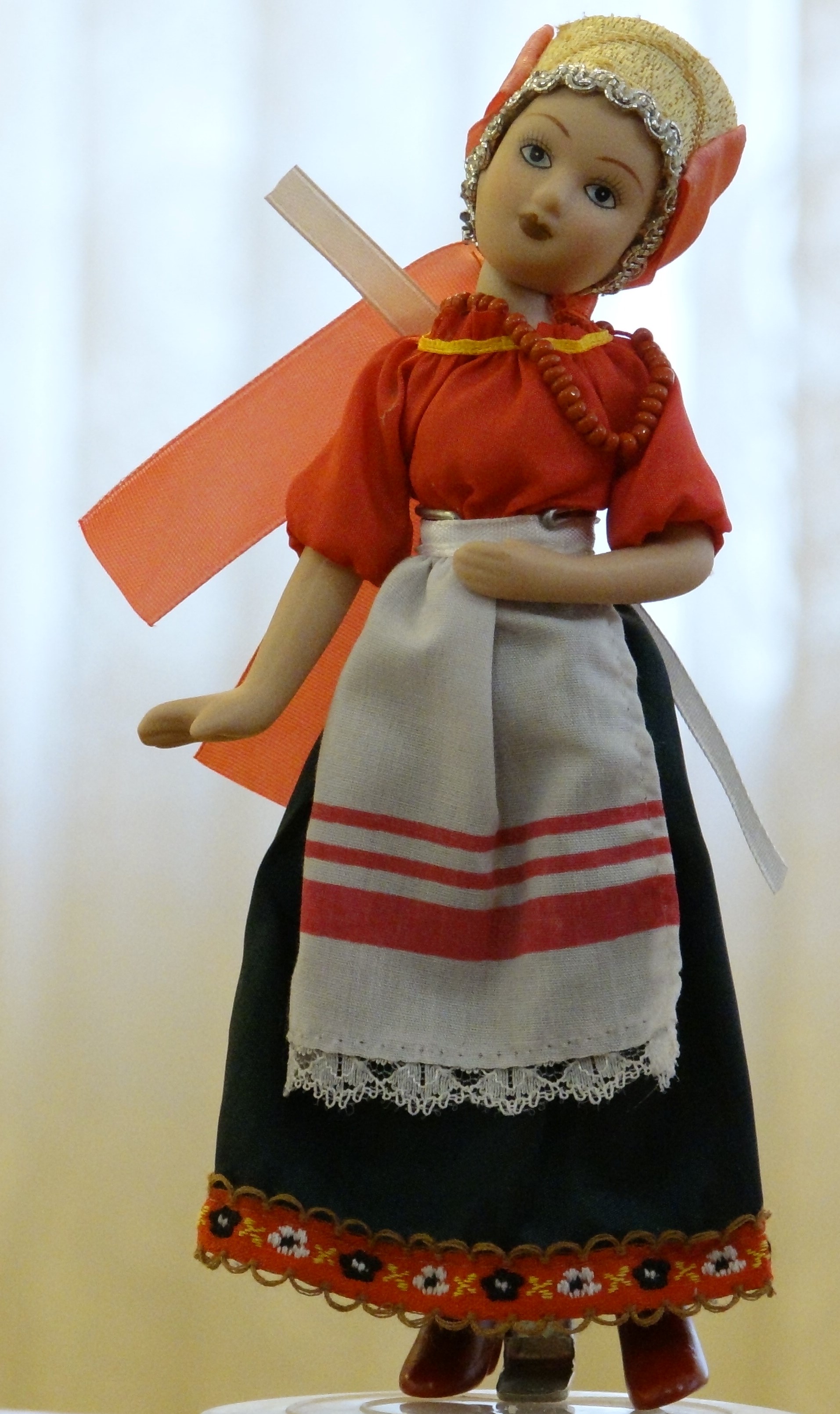 Кукла в летнем костюме Новгородской губернии