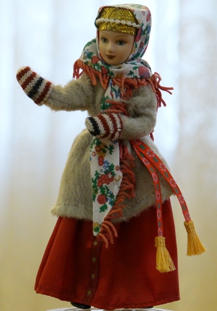 Кукла  в карельском зимнем костюме