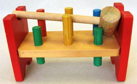 Деревянная игрушка-забивалка   для детей