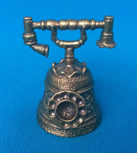Колокольчик в форме старинного телефона