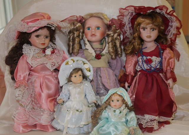 Подарочные фарфоровые куклы