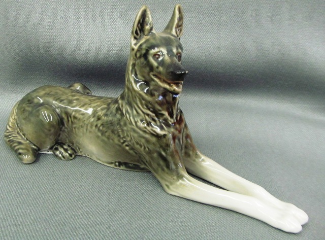 Статуэтка собаки- сувенир