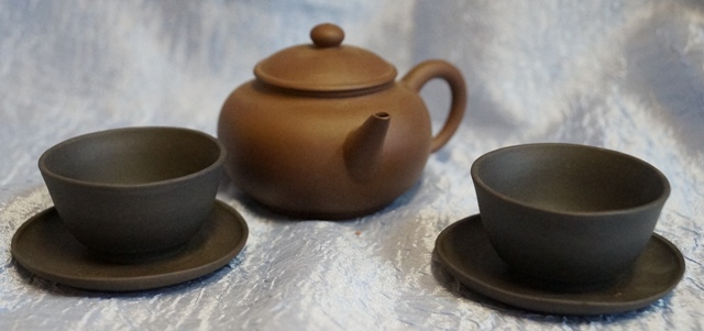 Китайский заварочный чайник и чашки